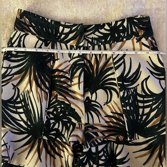 PATBO High Waisted Ruffled Tropical Palm Shorts. Dark Green / Ivory. Size 0. - Picture 11 of 15